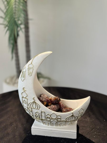 هلال مع قاعده