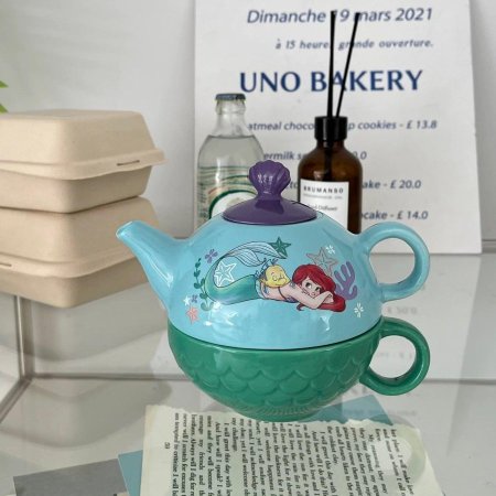 أبريق مع ماج أيريل